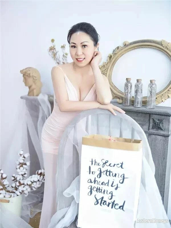 La la Profile image 4