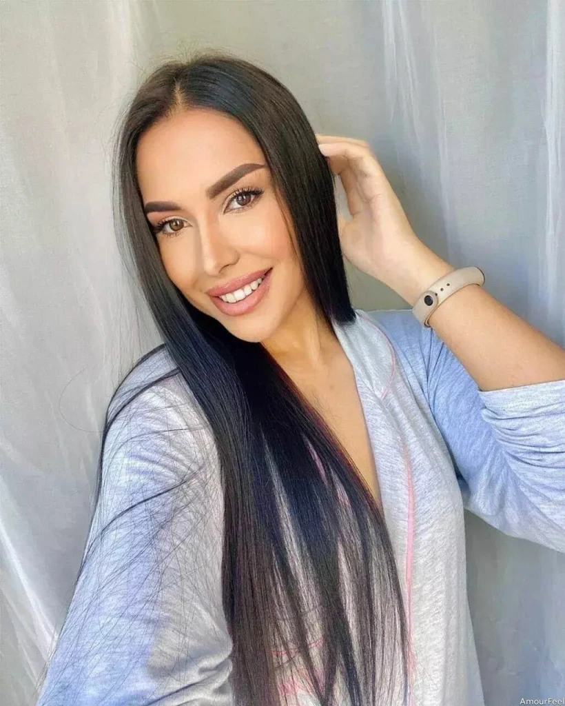 Nina Profile image 3