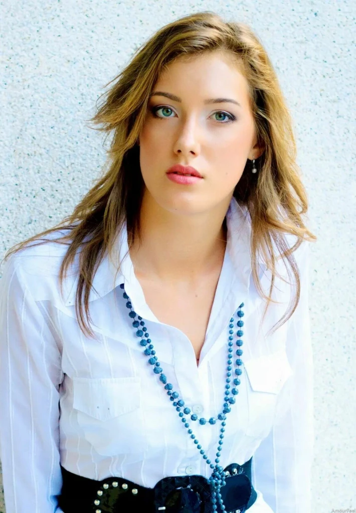 Alina Profile image 3