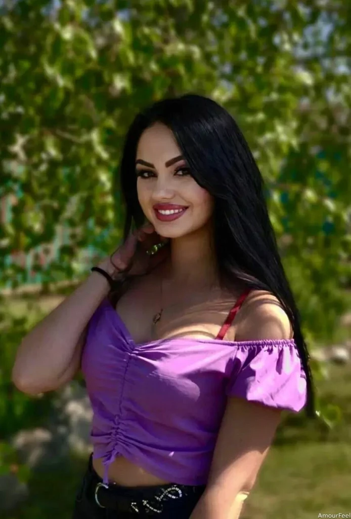 Alina Profile image 4
