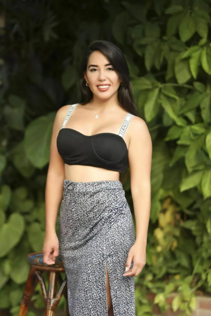 Valentina Profile image 1