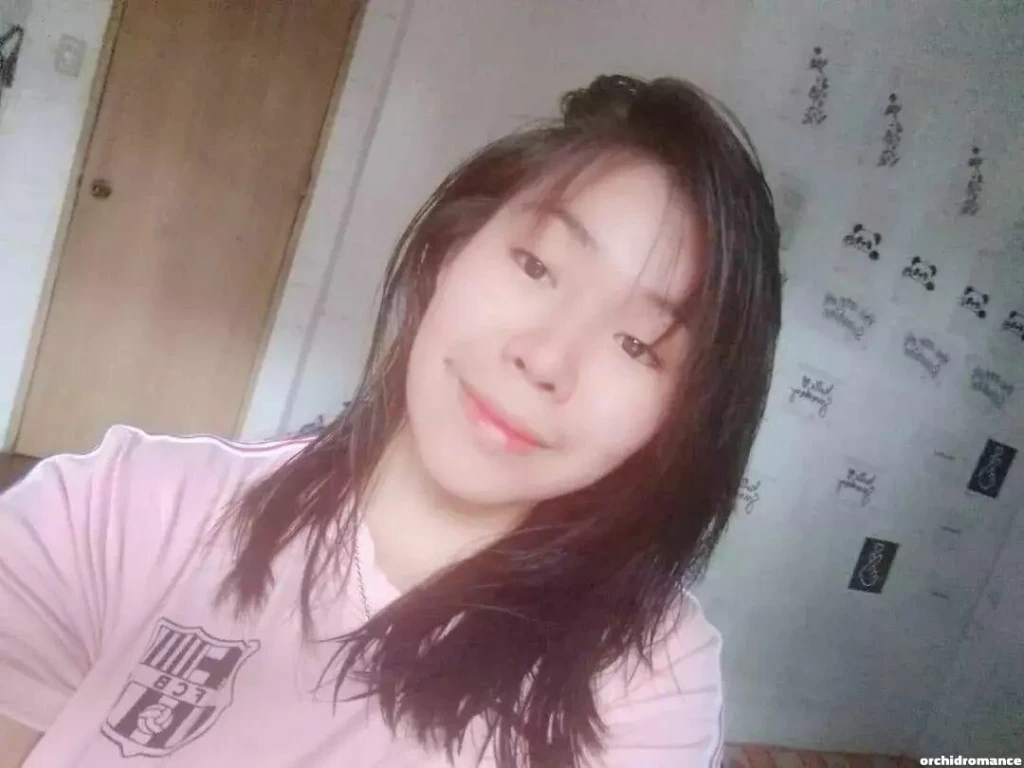 Estur Profile image 1