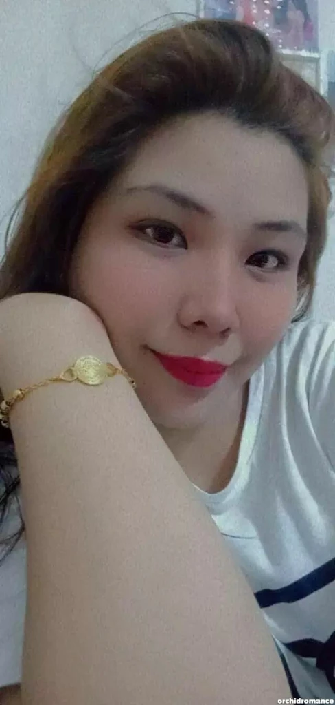 Victoria Profile image 1