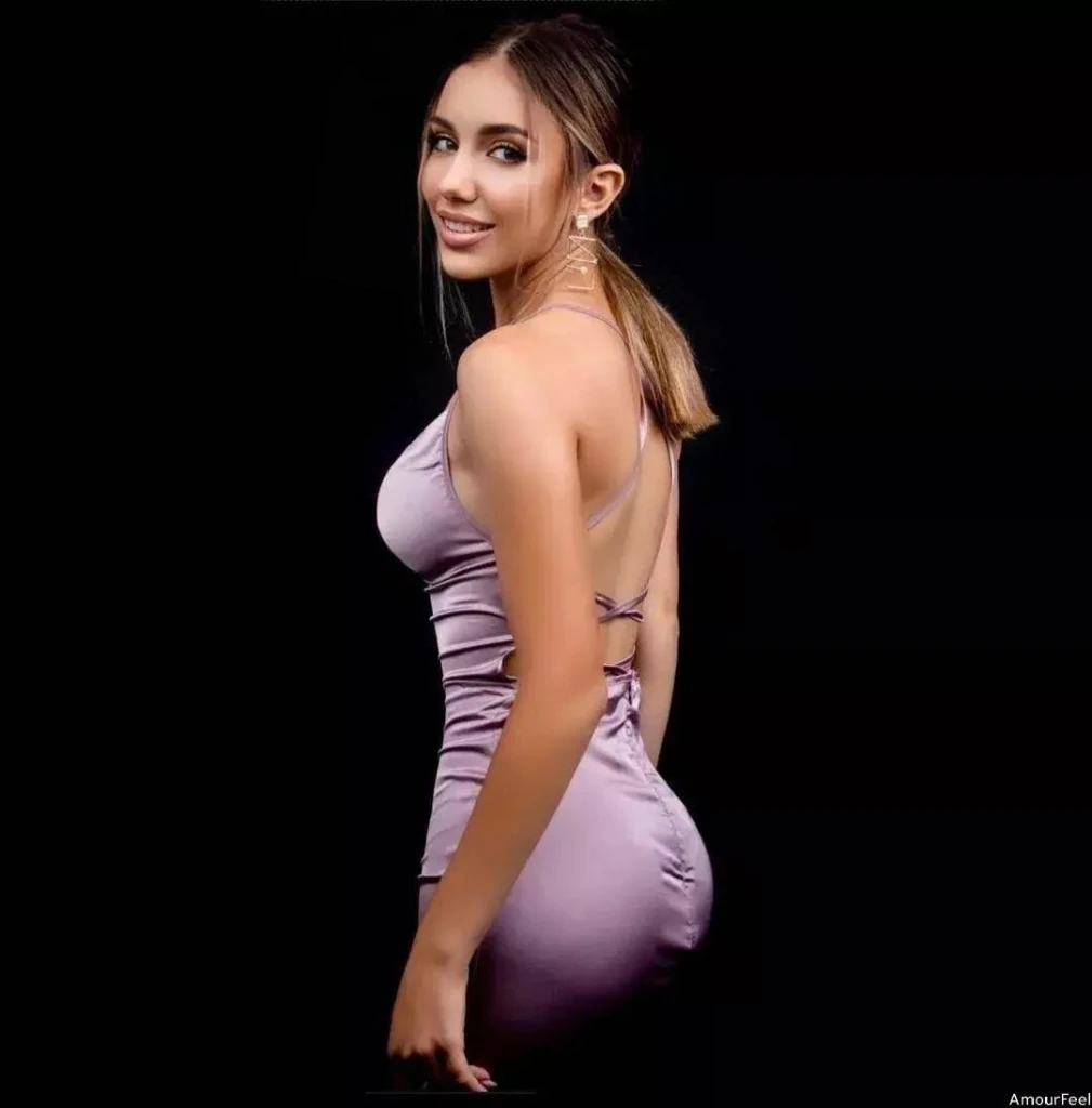 Alina Profile image 4