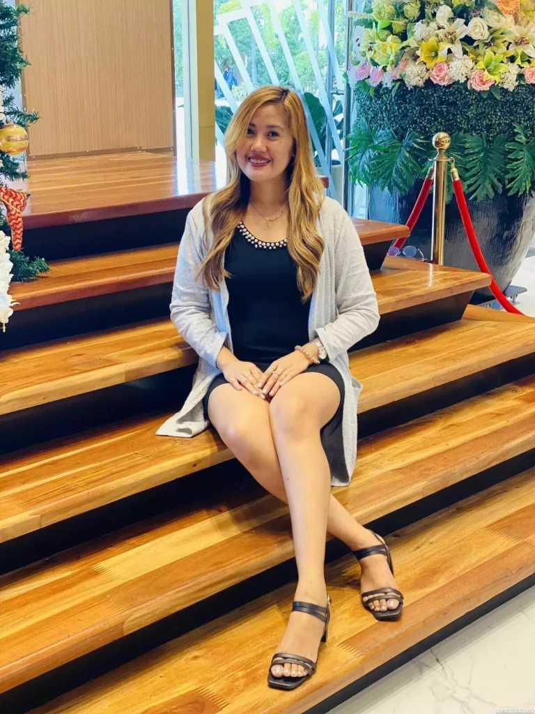 Phine Profile image 4