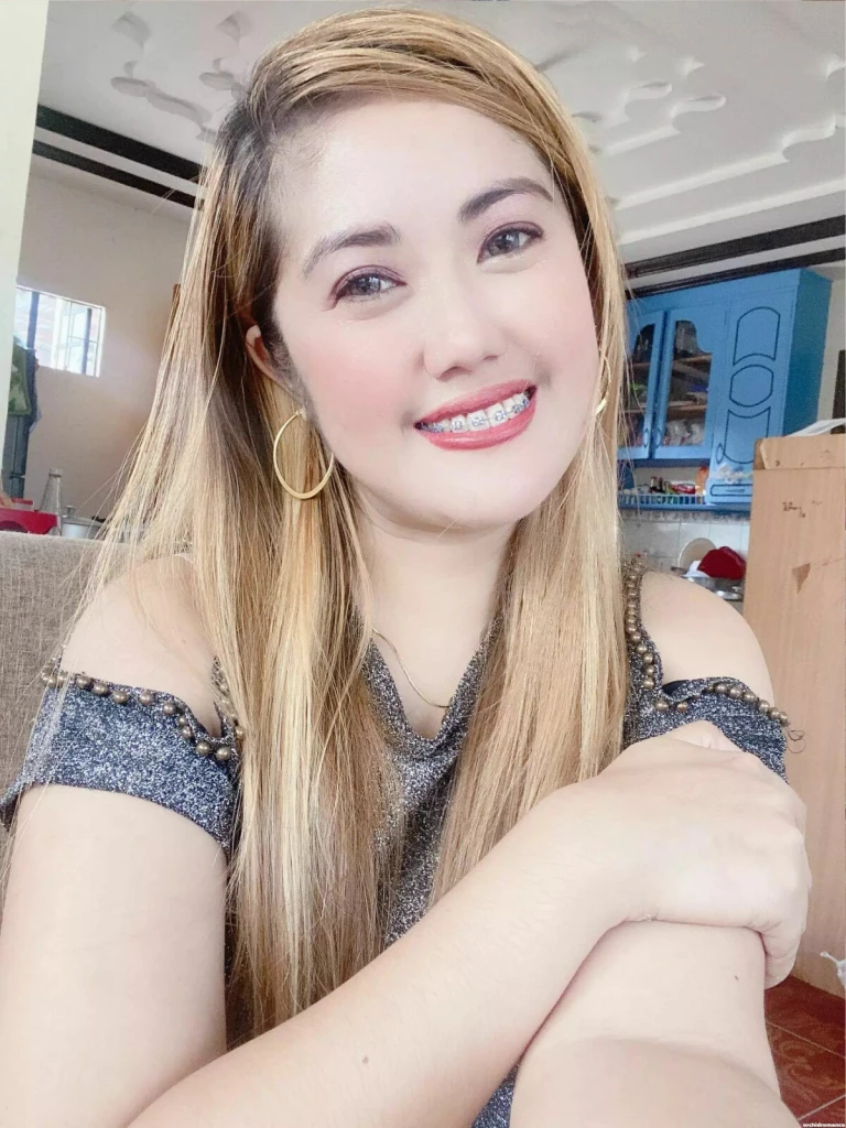 Phine Profile image 2