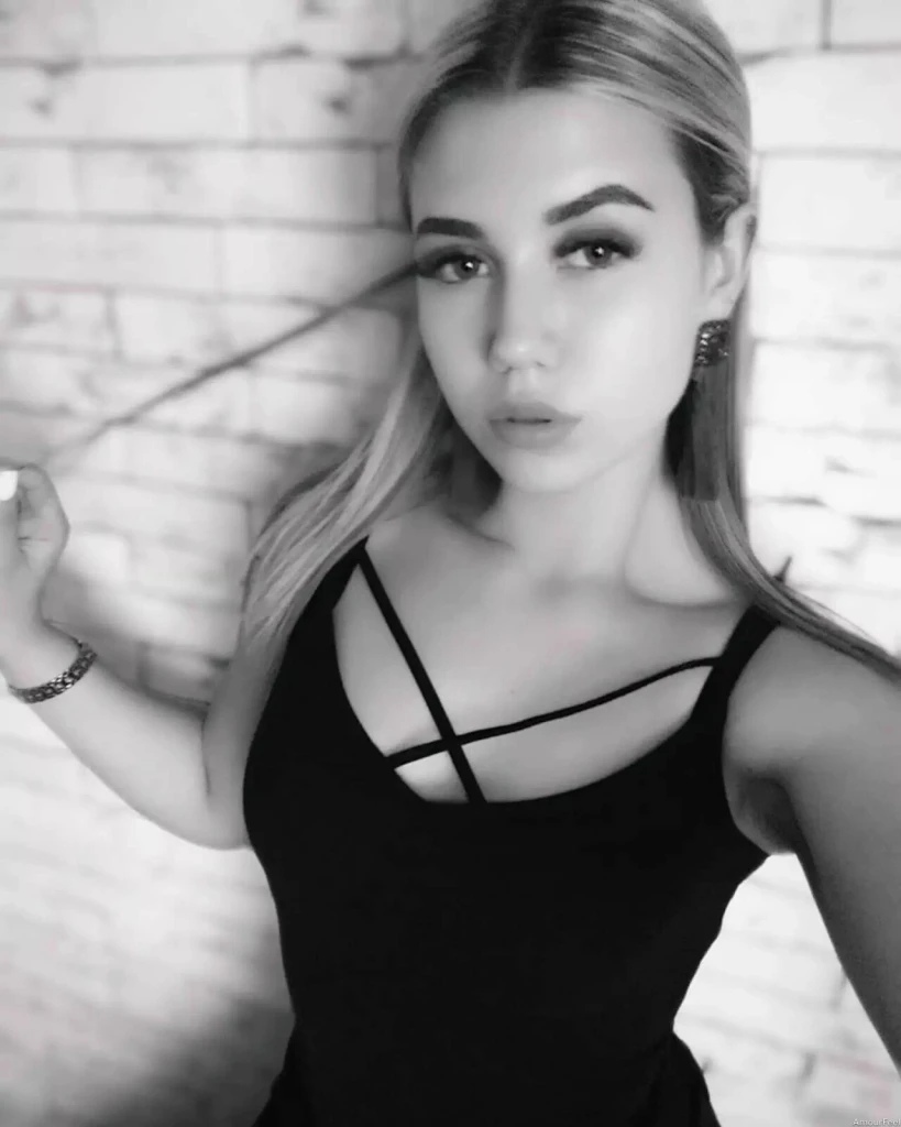 Viktoria Profile image 1