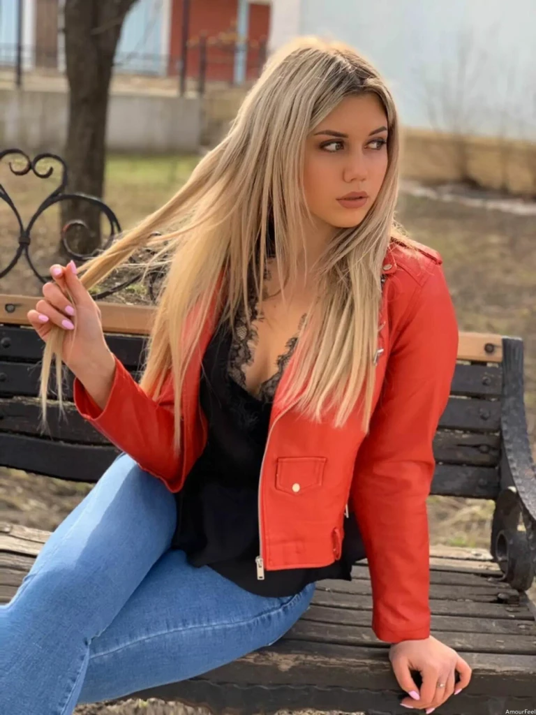 Viktoria Profile image 3