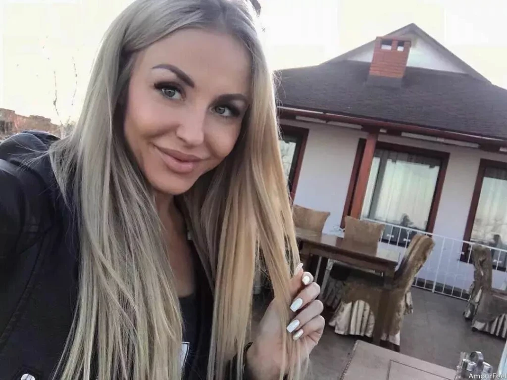 Kristina Profile image 4