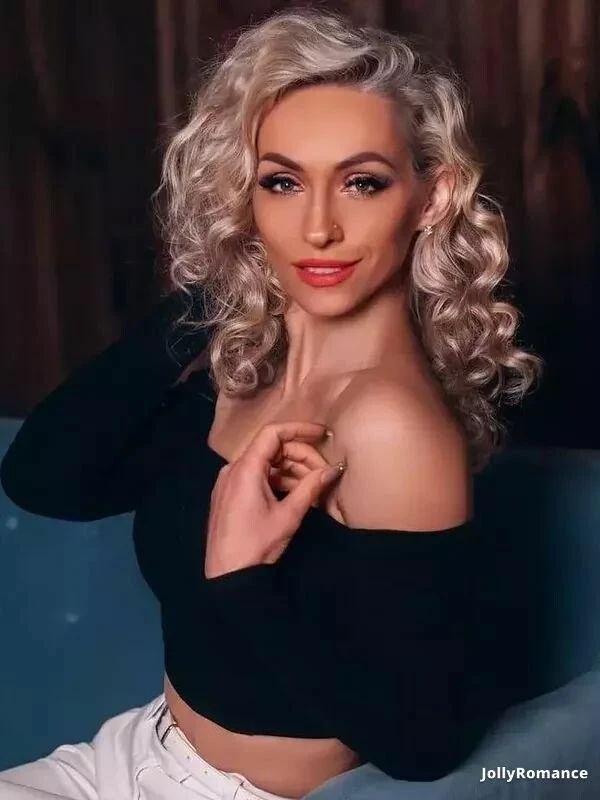 Lolita Profile image 2