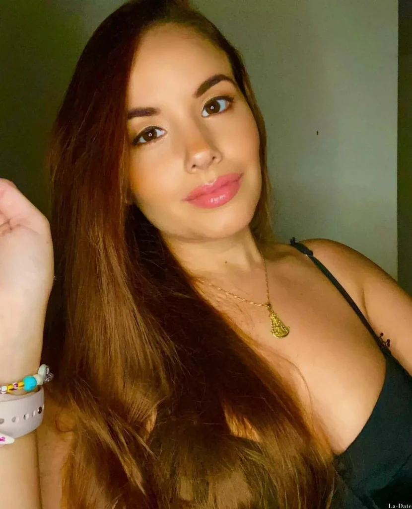 Laura Profile image 2