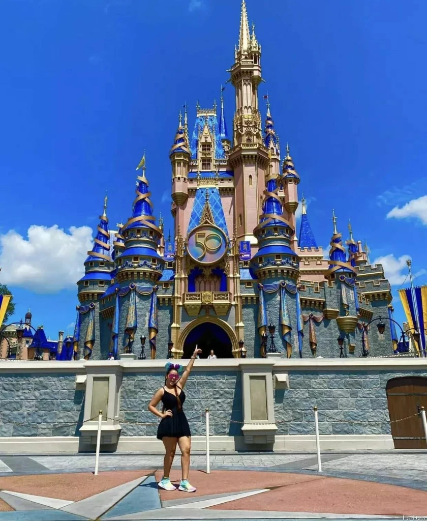 Laura Profile image 4