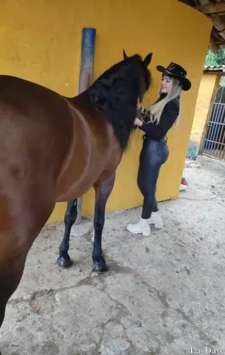 Paola Profile image 1