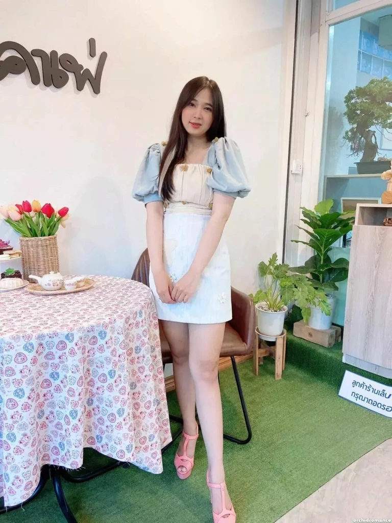 Nicole Profile image 1