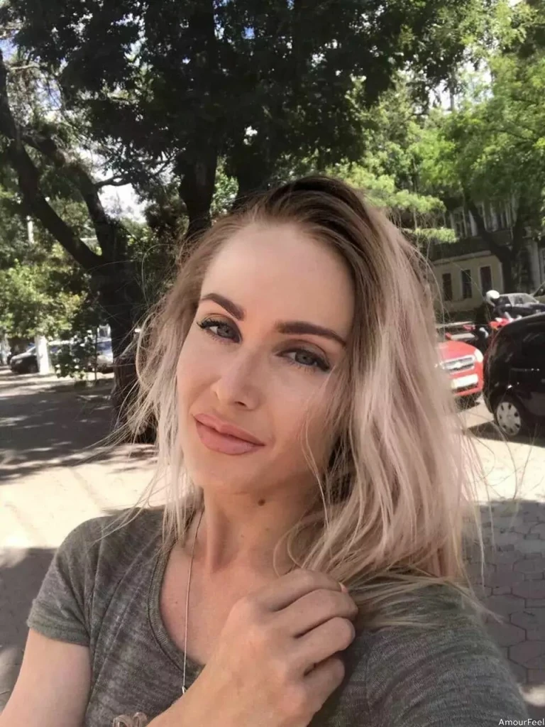 Yana Profile image 2