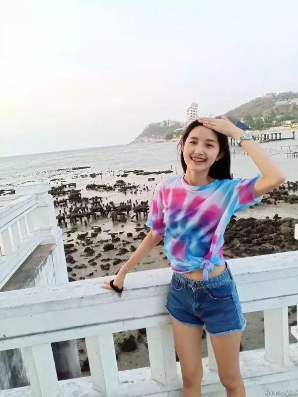 Issariya Profile image 1