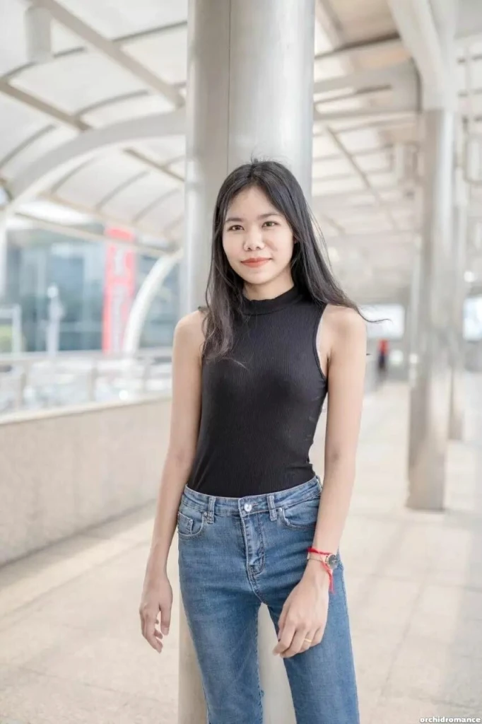 Lolita Profile image 1