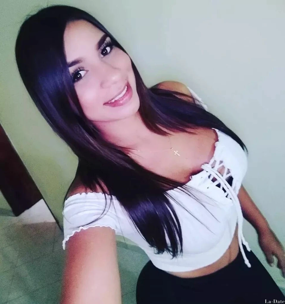 Andrea Profile image 4