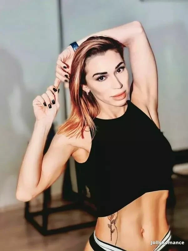 Valeria Profile image 4