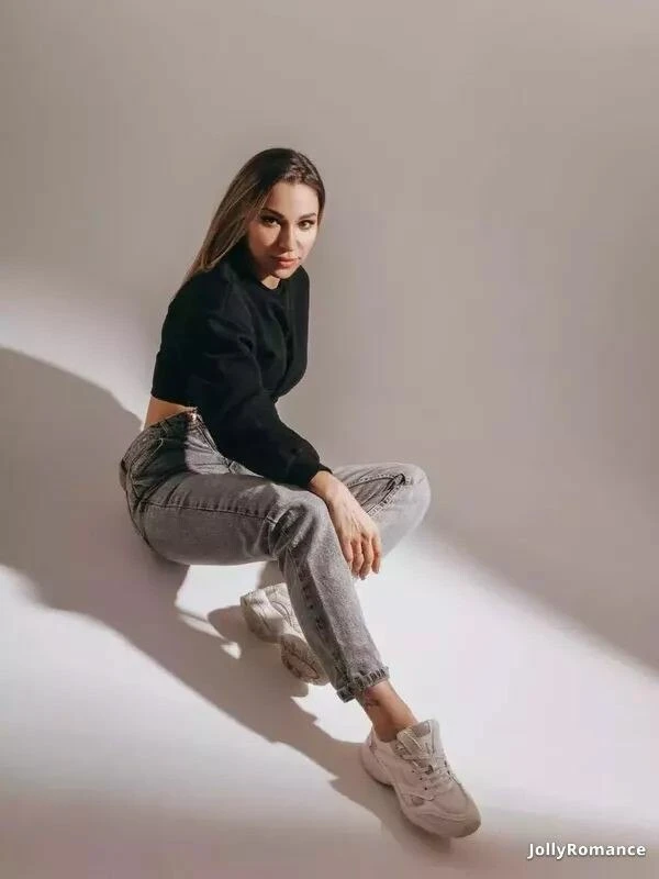 Valeria Profile image 1