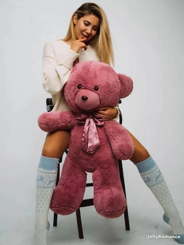 Alena Profile image 4