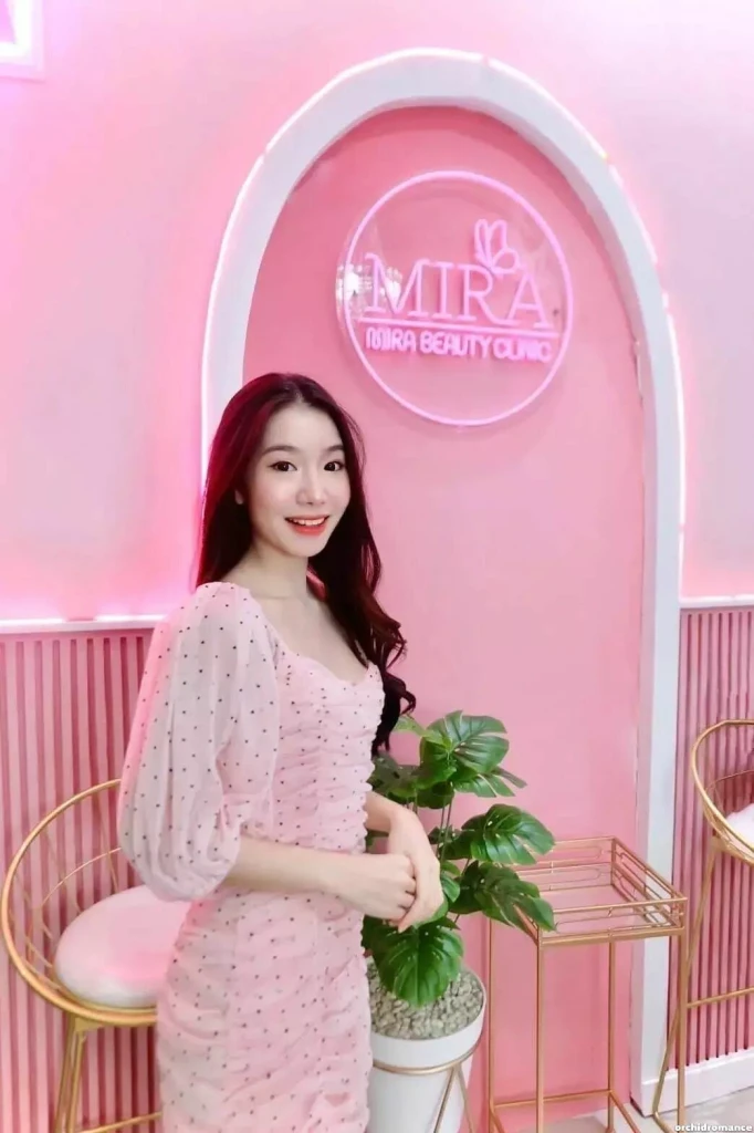 Collypink Profile image 2