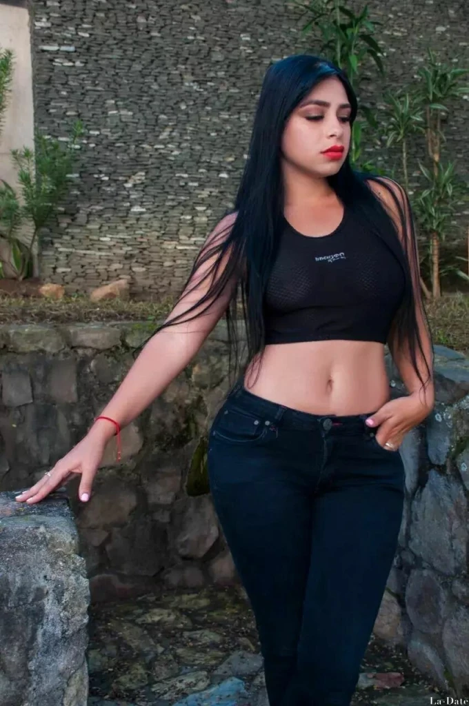 Vanessa Profile image 4