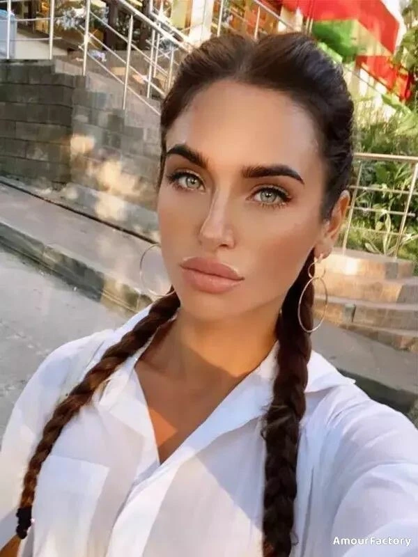 Christina Profile image 2