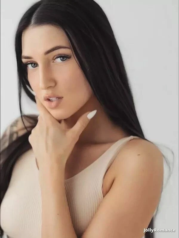 Alexandra Profile image 3