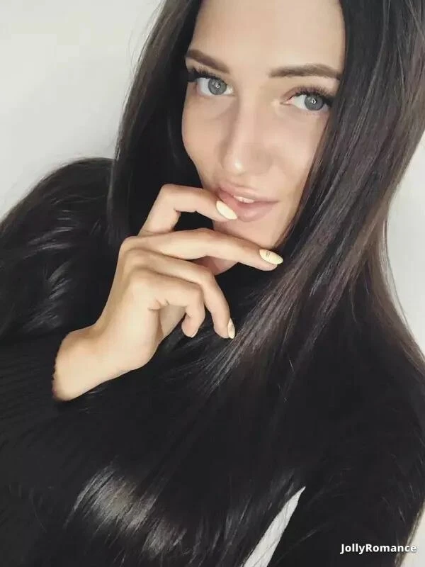 Alexandra Profile image 4