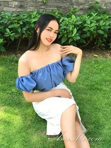 Ella Profile image 2