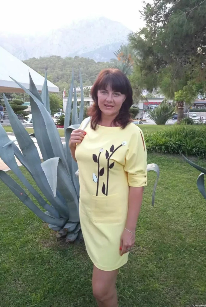 Elena Profile image 1