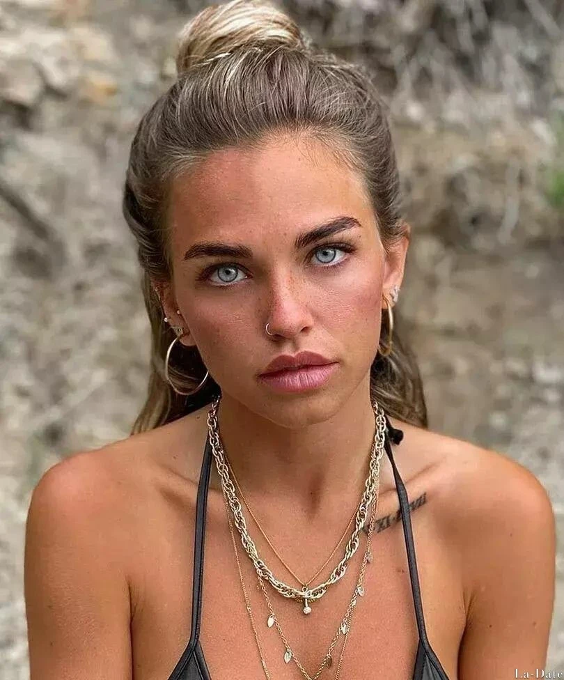 Yulia Profile image 3