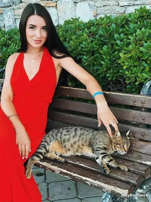 Vlada Profile image 4