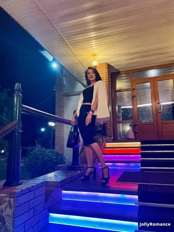 Vlada Profile image 3