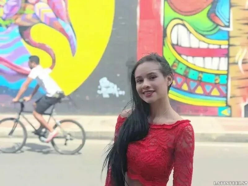 Laura Profile image 2