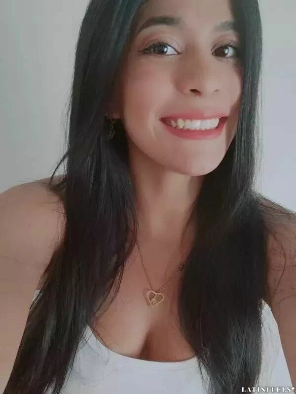 Vivian Profile image 1