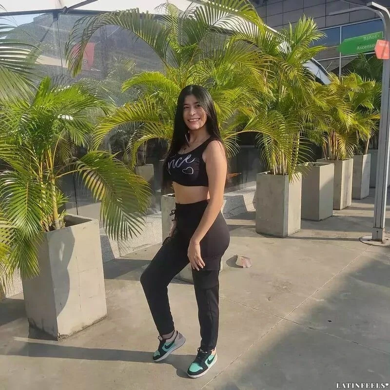 Vivian Profile image 4