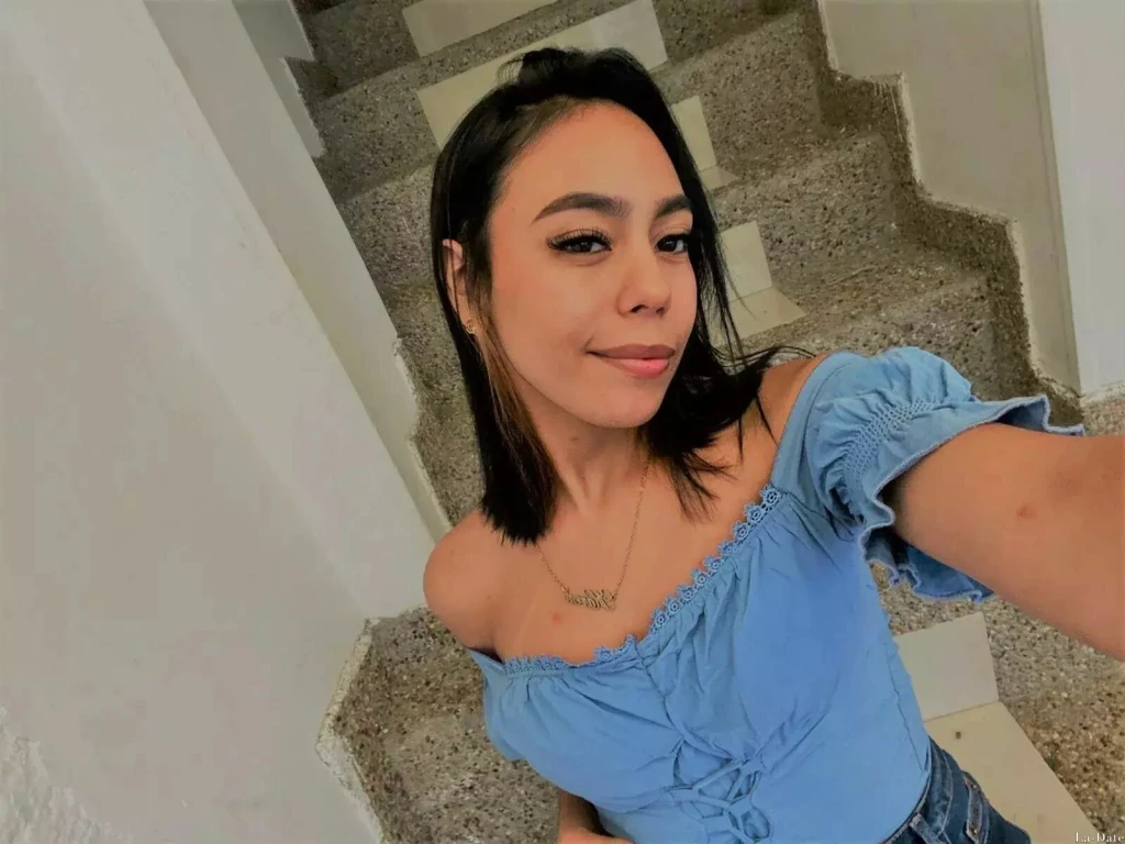 Nathaly Profile image 4