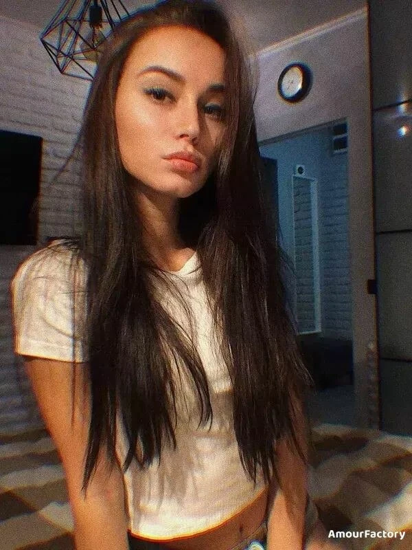 Elena Profile image 4