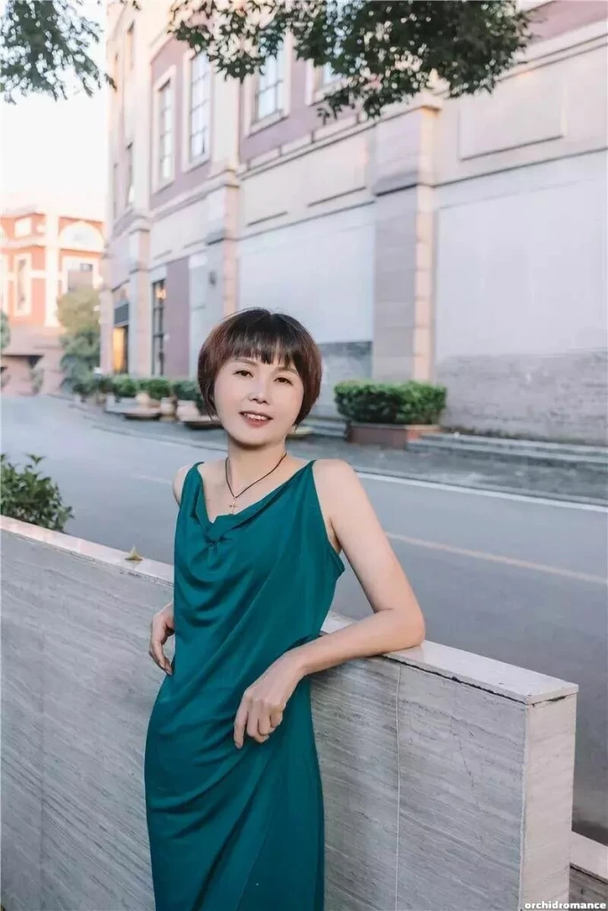 Linda Profile image 3