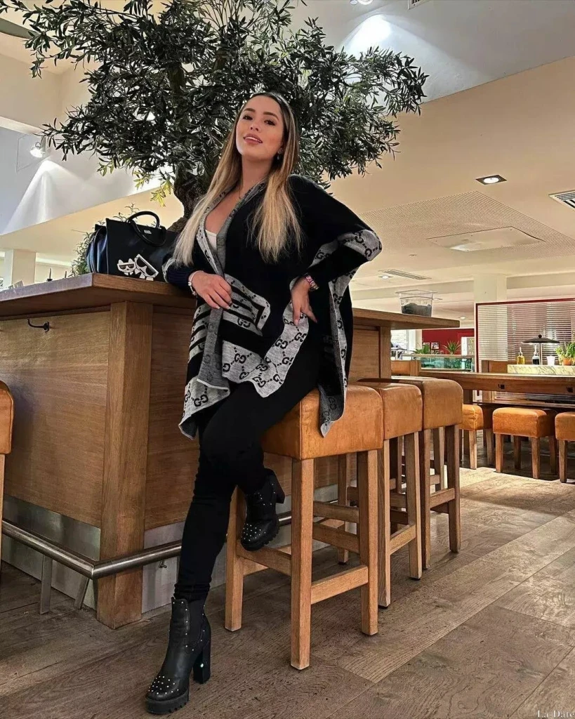 Alejandra Profile image 2