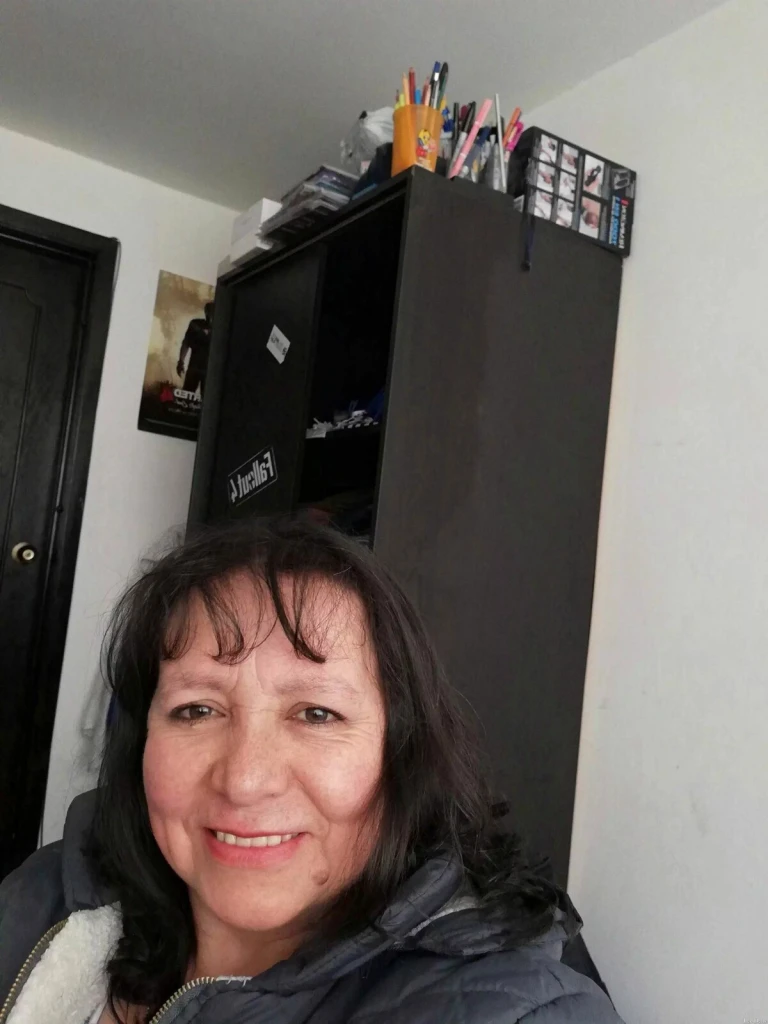Isabel Profile image 2