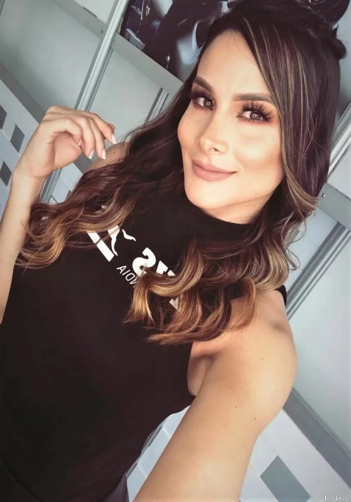 Diana Profile image 3