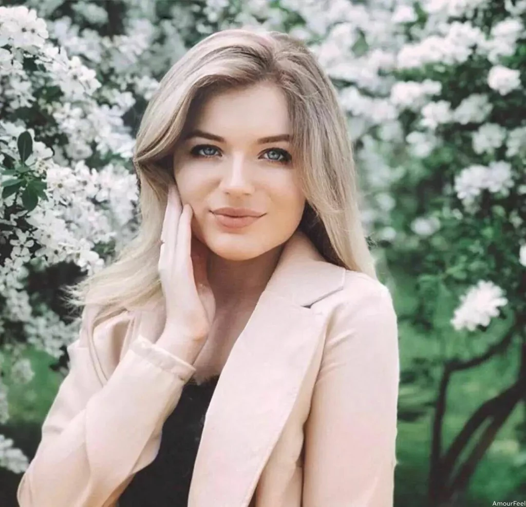 Olena Profile image 2