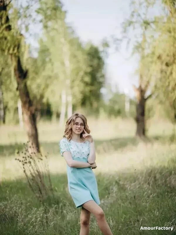 Elena Profile image 4