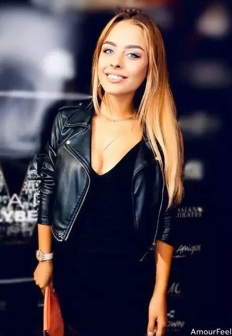 Ilona Profile image 4