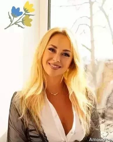 Elena Profile image 2