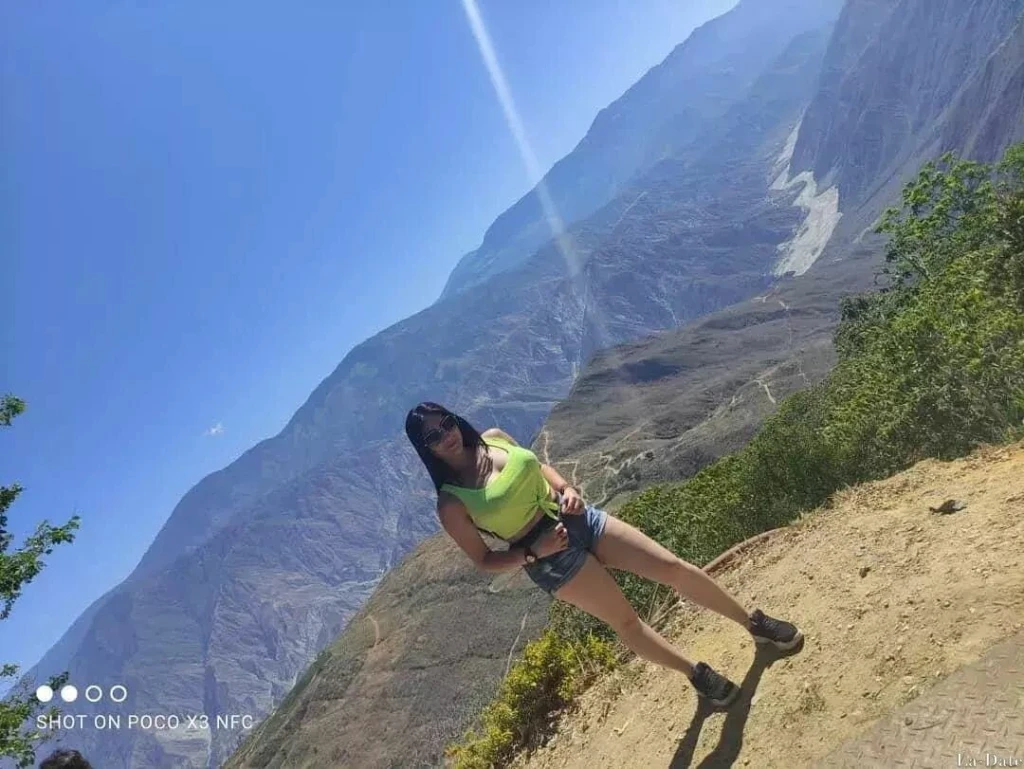 Paola Profile image 4