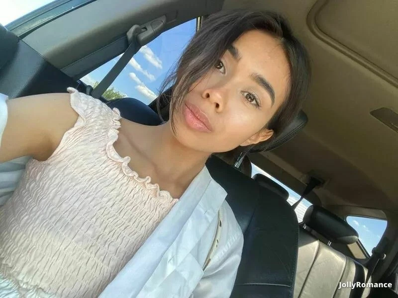 Anna Profile image 2